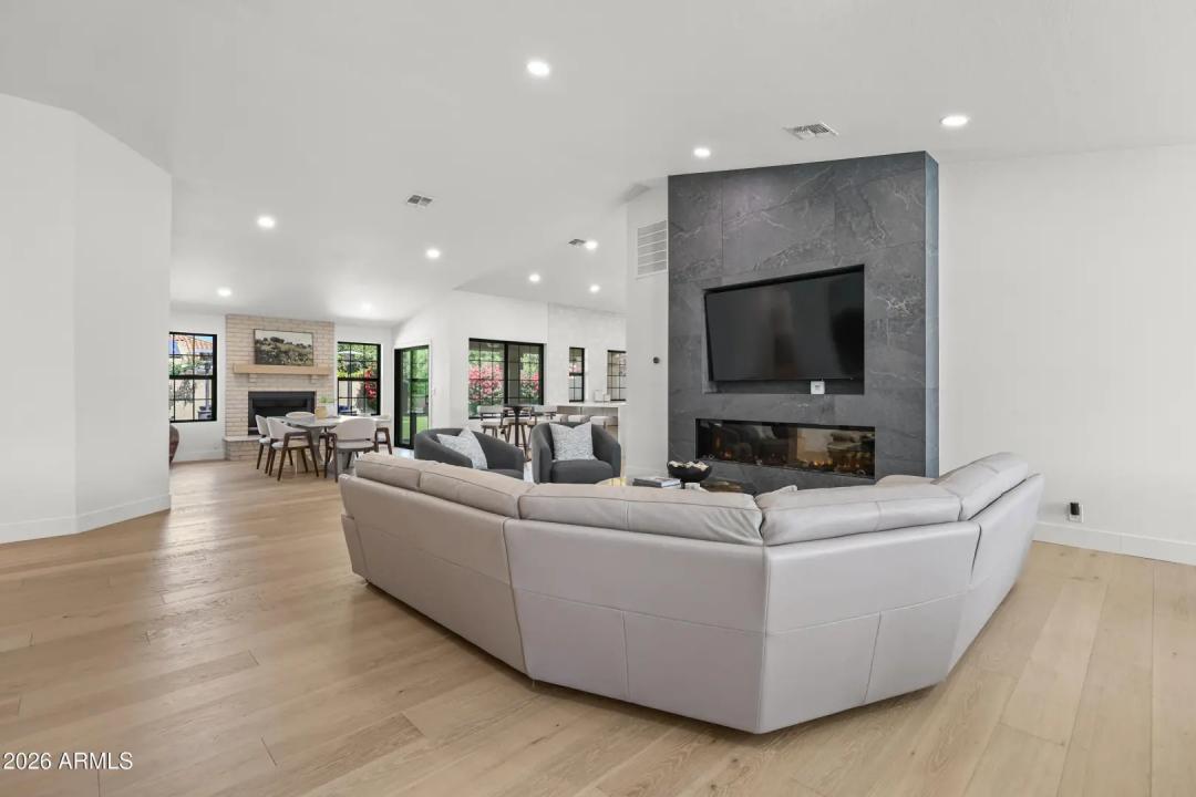 Real Estate Picture 6