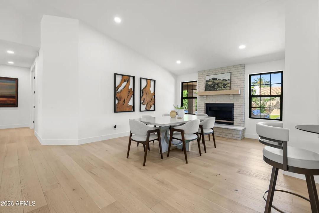 Real Estate Picture 8