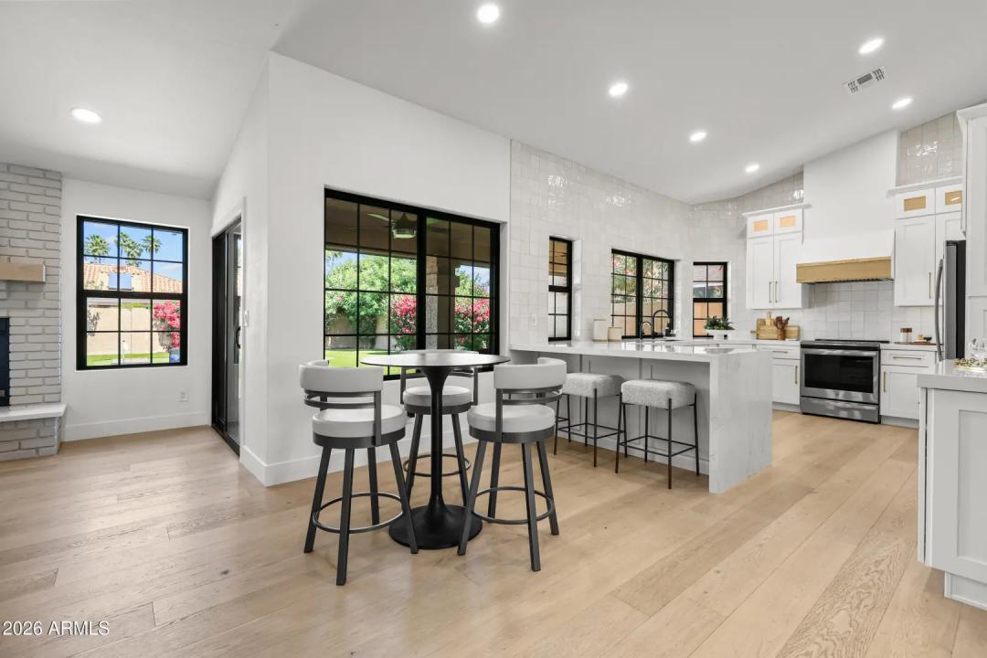 Real Estate Picture 10