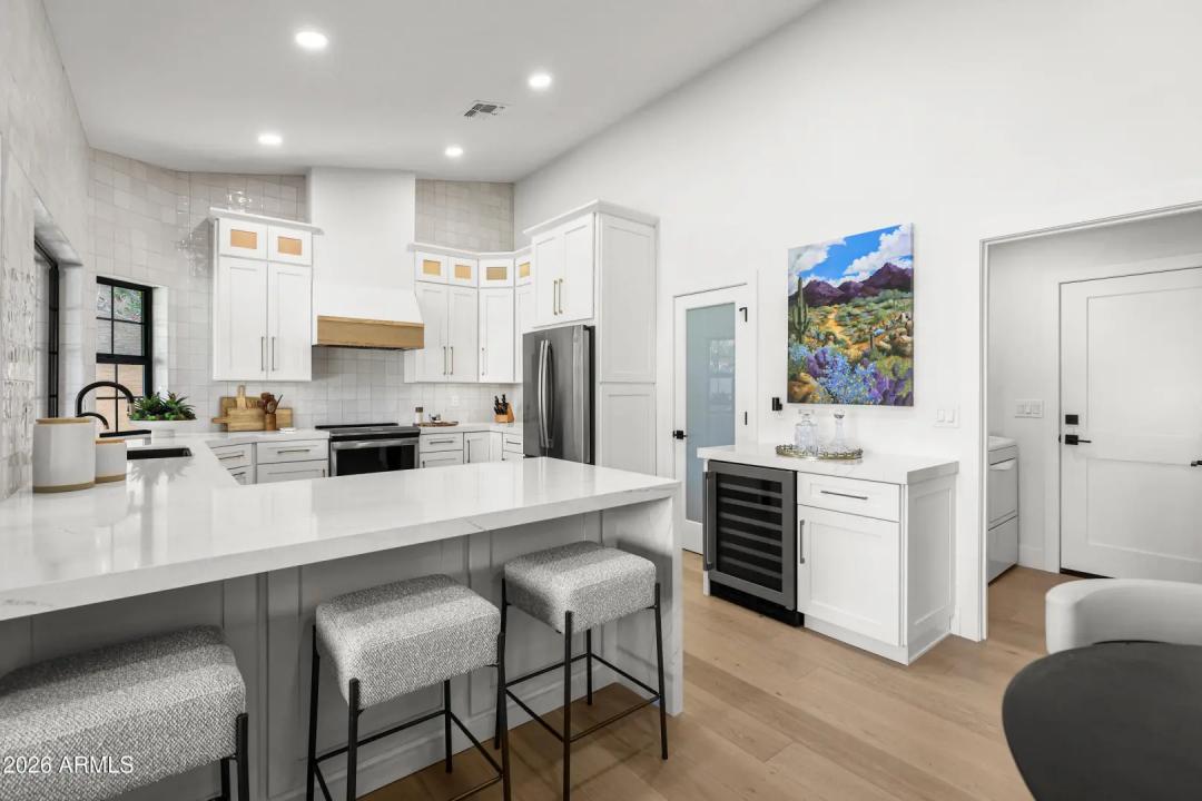 Real Estate Picture 11