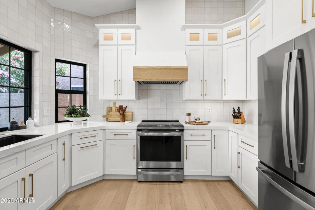 Real Estate Picture 13