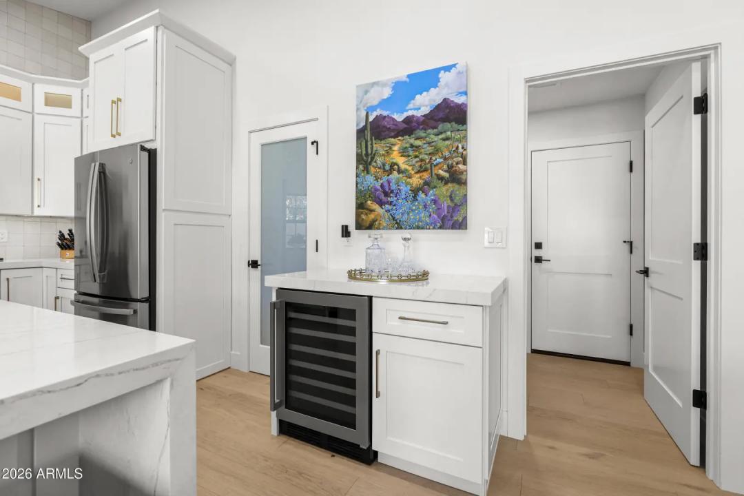 Real Estate Picture 15