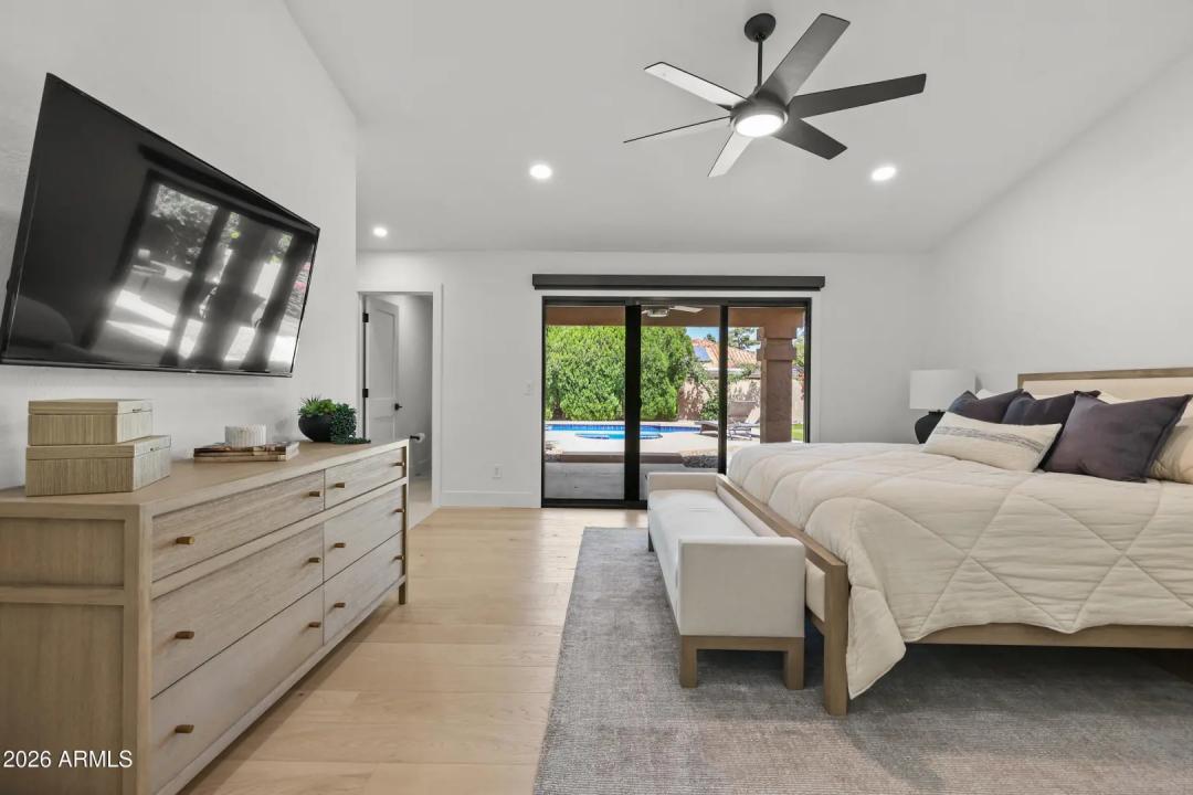 Real Estate Picture 17