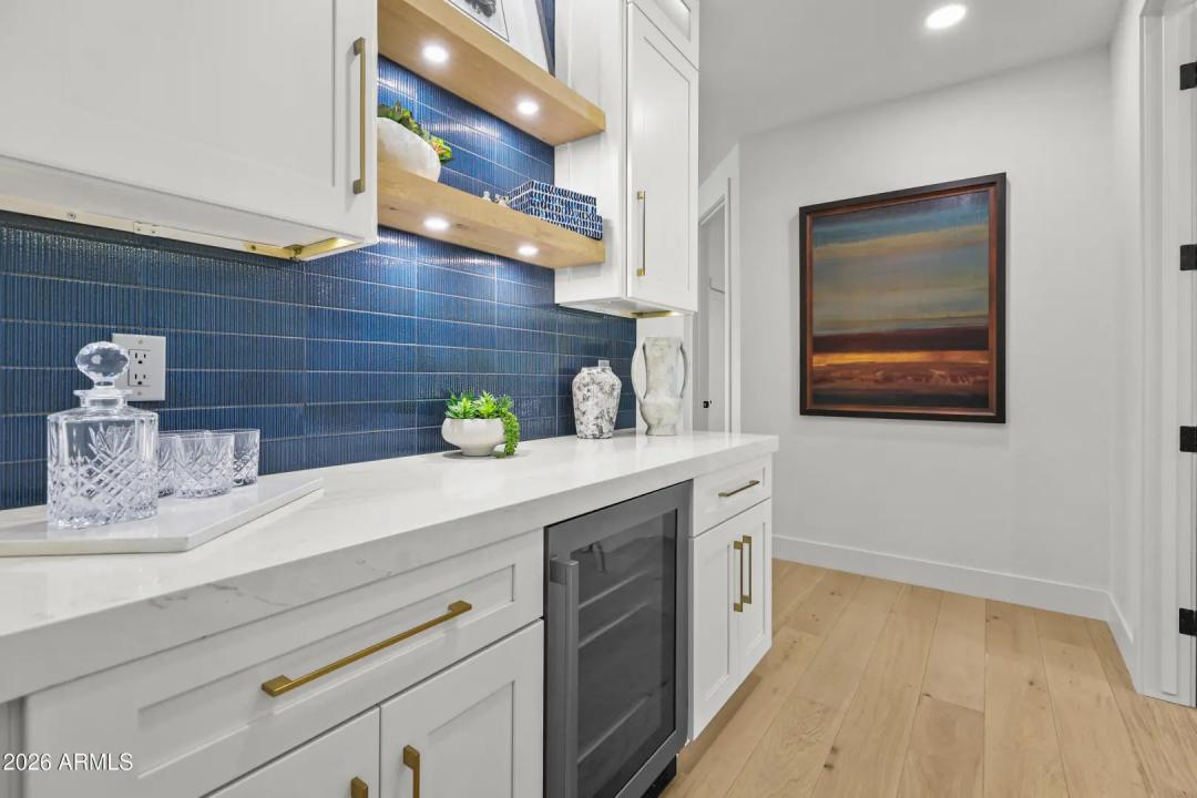 Real Estate Picture 20