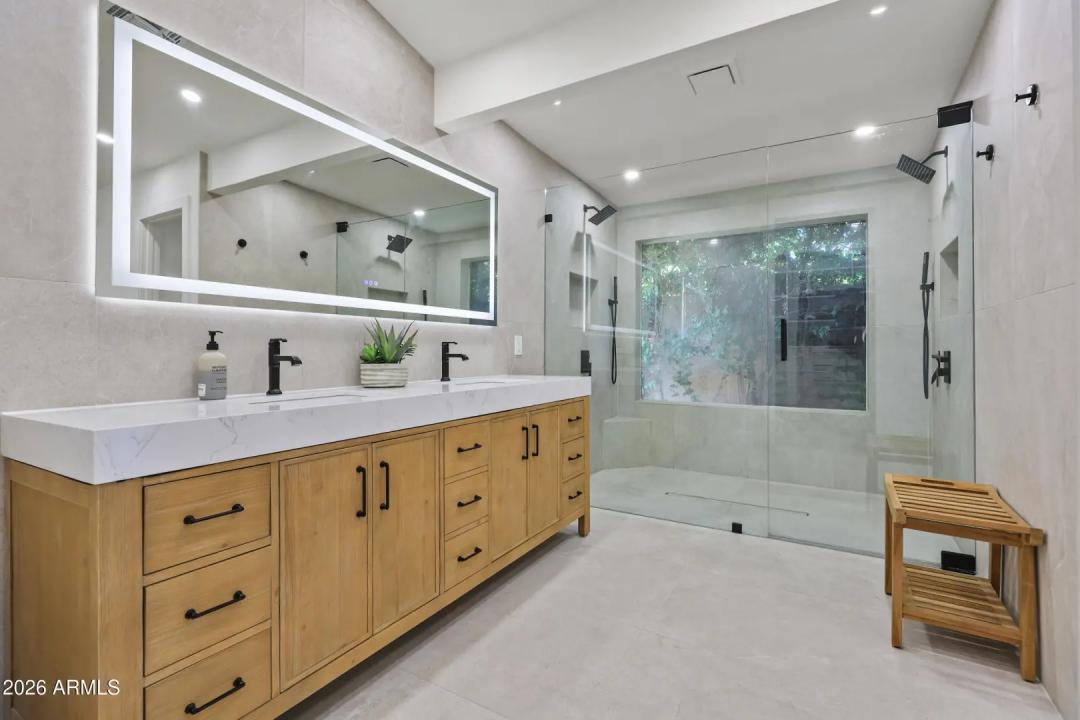 Real Estate Picture 19