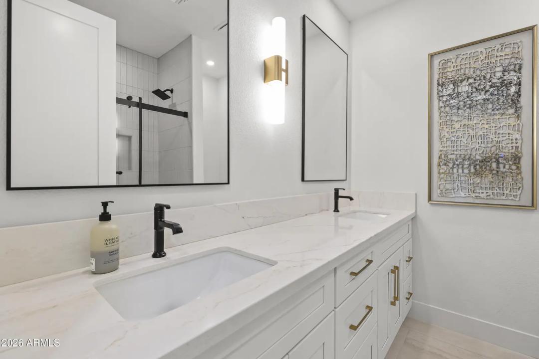 Real Estate Picture 24