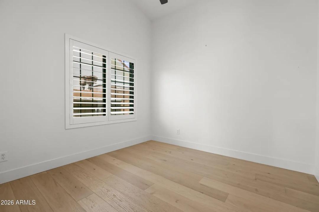 Real Estate Picture 22