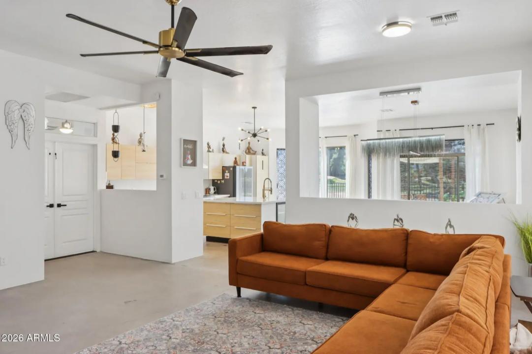 Real Estate Picture 8