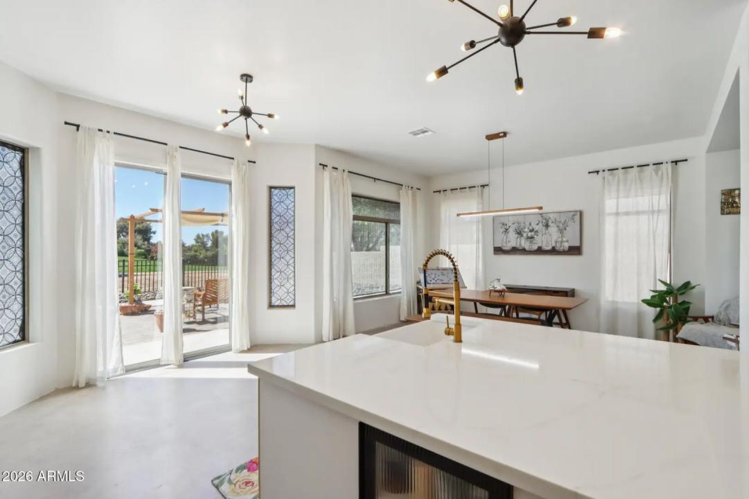 Real Estate Picture 15