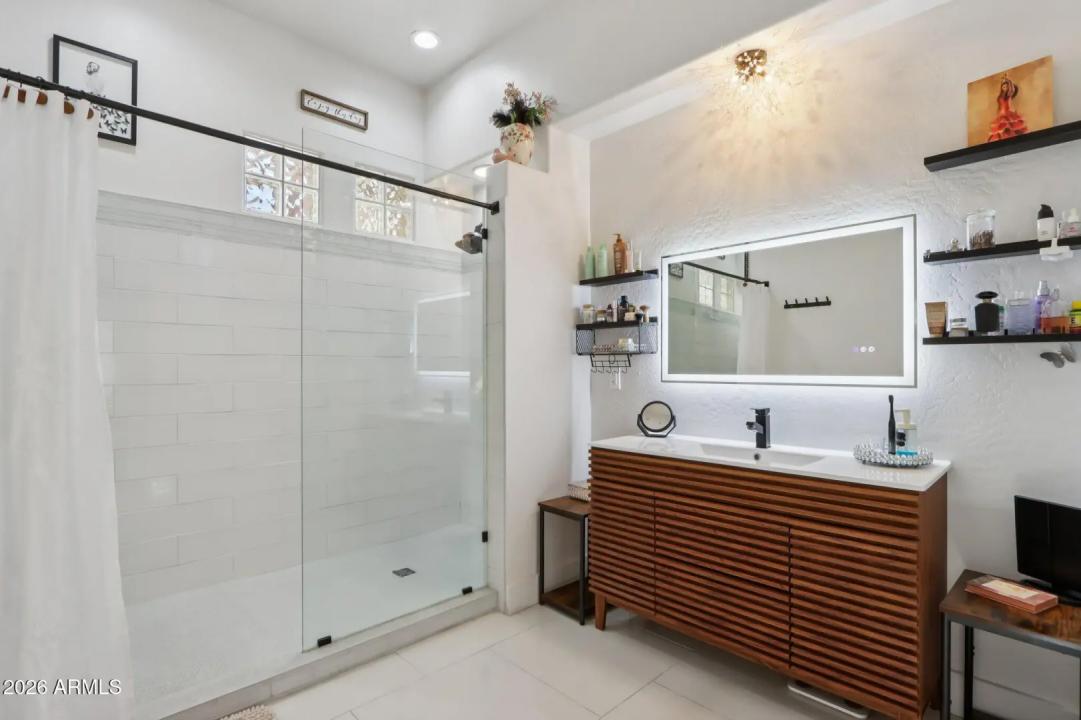 Real Estate Picture 20