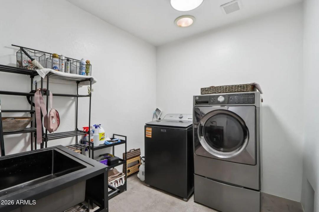 Real Estate Picture 28