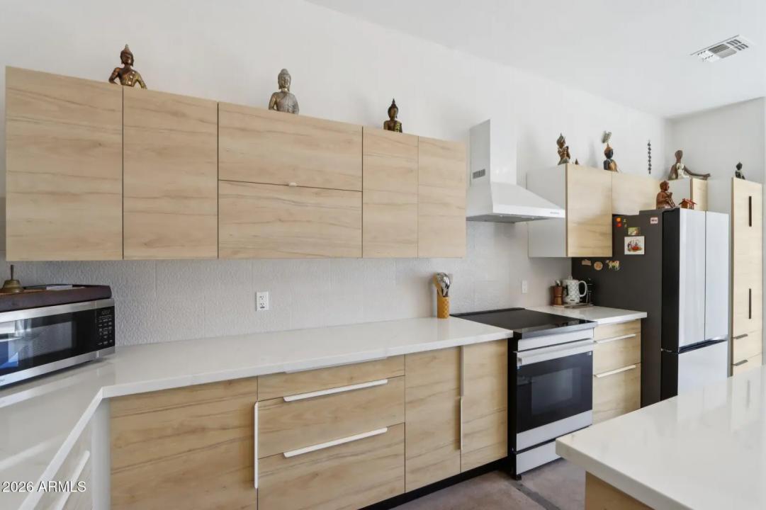 Real Estate Picture 13