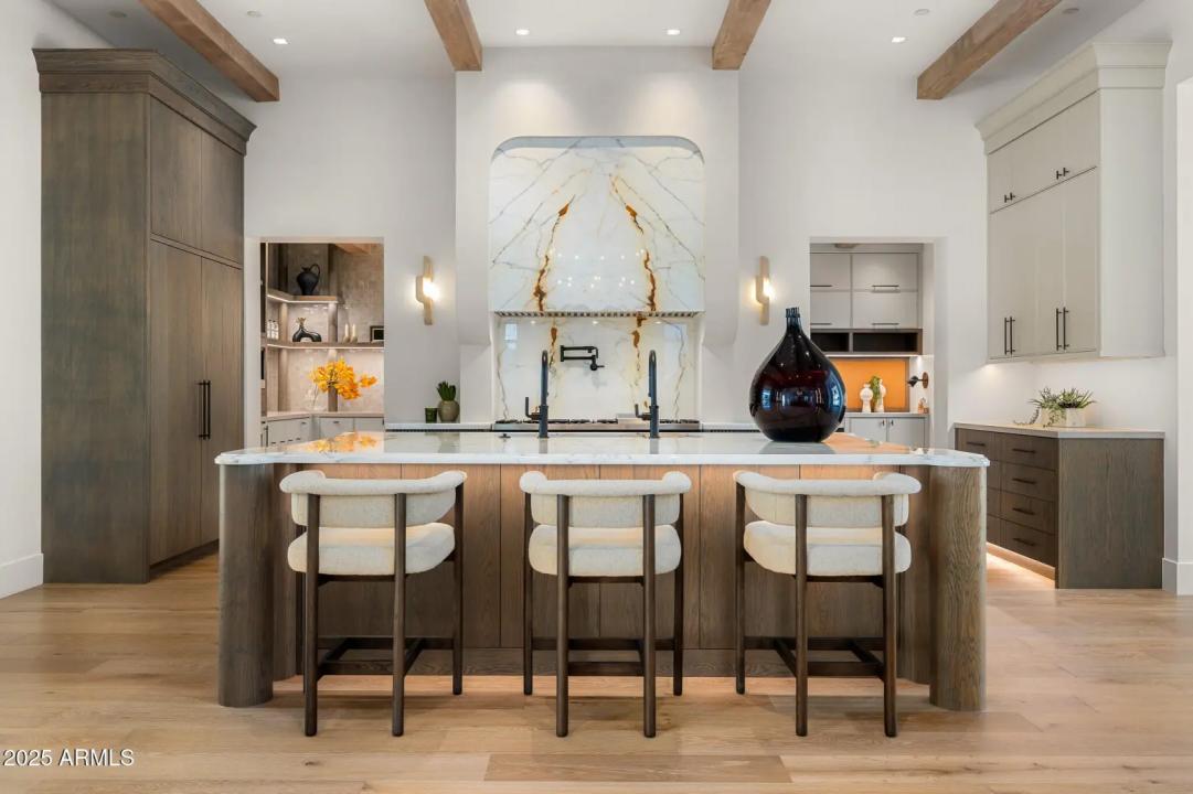 Real Estate Picture 6