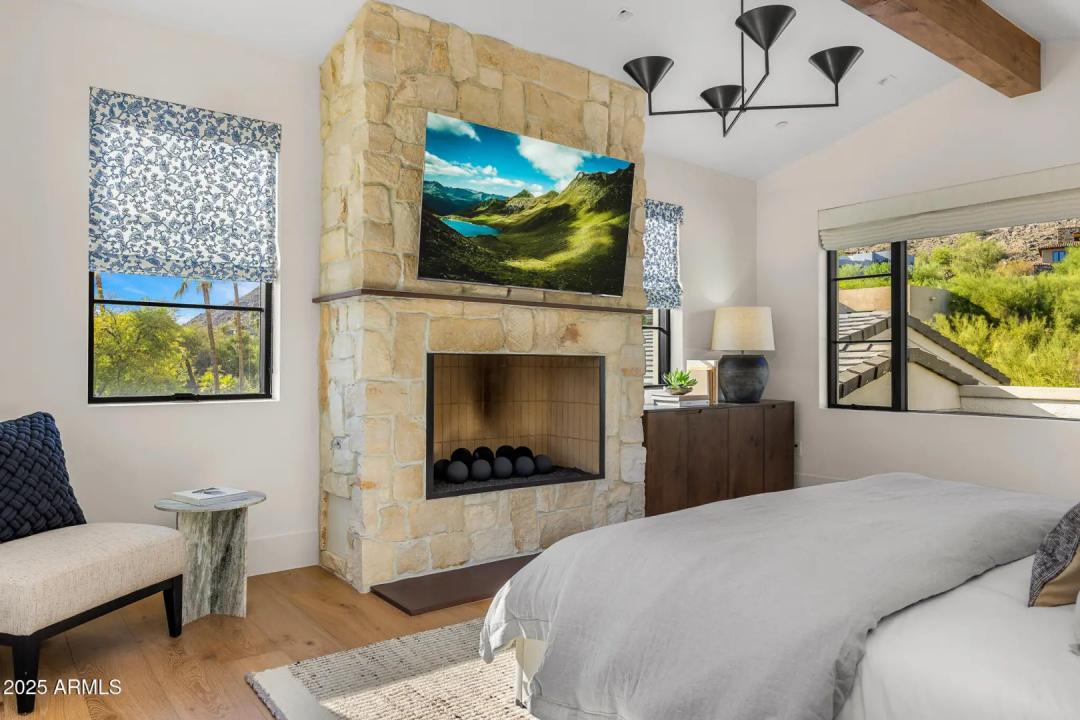 Real Estate Picture 15