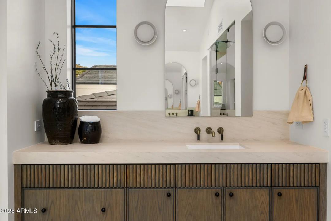 Real Estate Picture 19