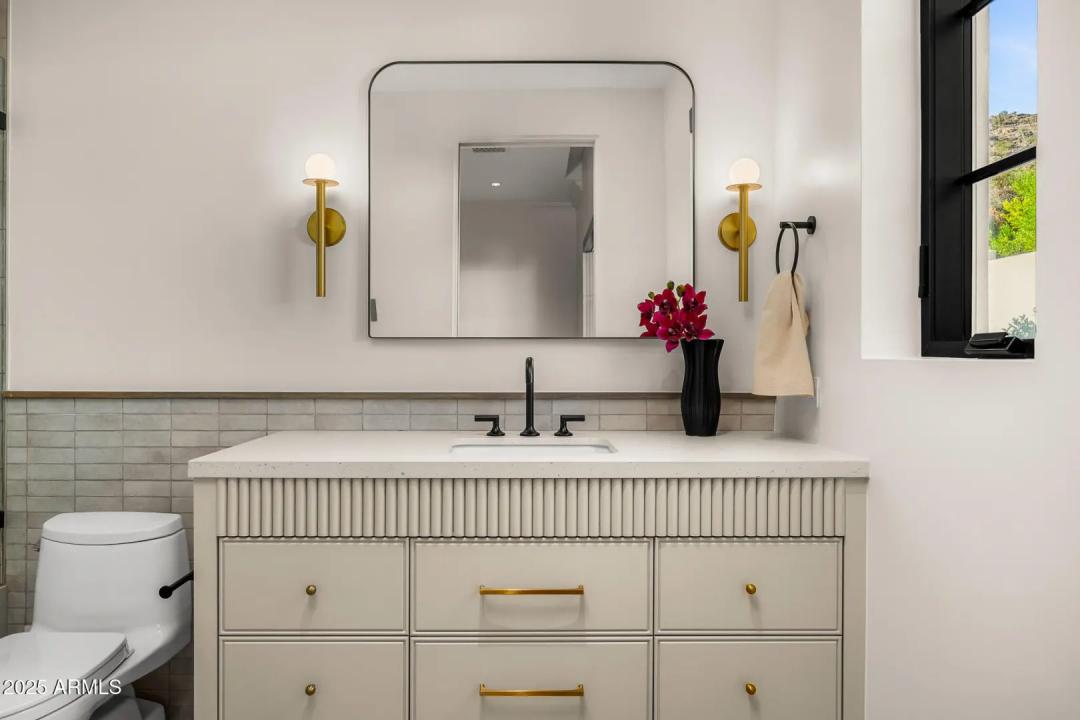 Real Estate Picture 27