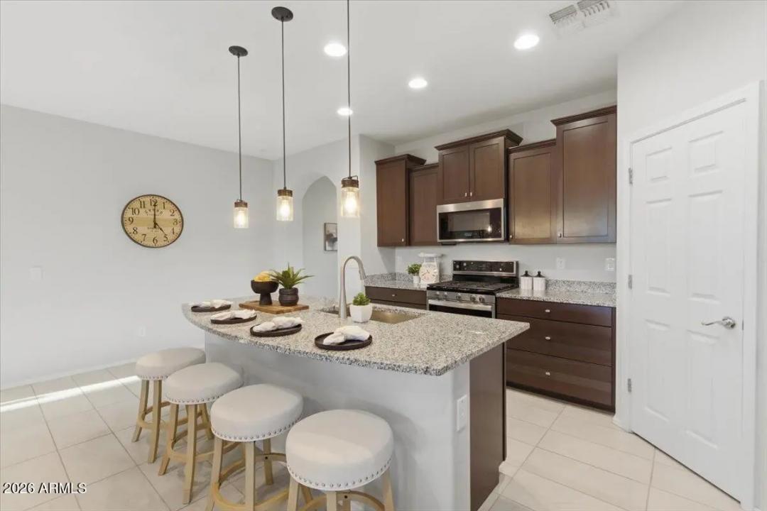 Real Estate Picture 3