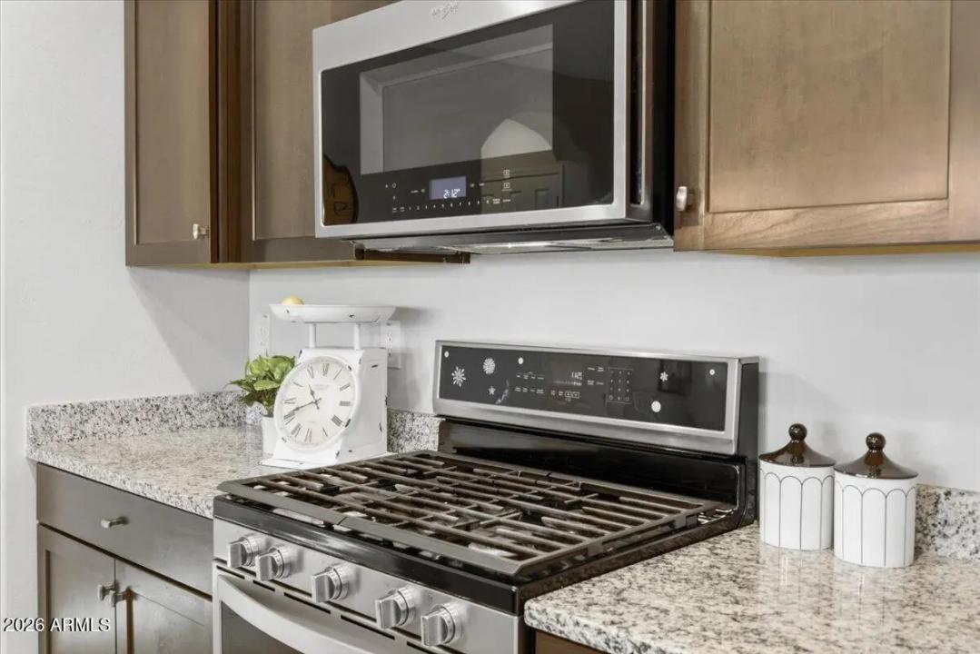 Real Estate Picture 4