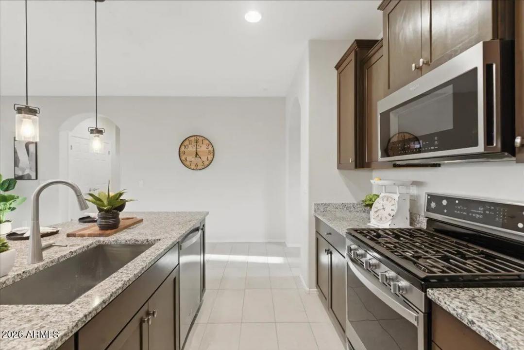 Real Estate Picture 5