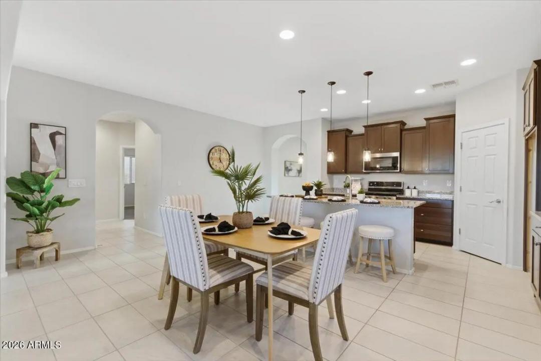 Real Estate Picture 10