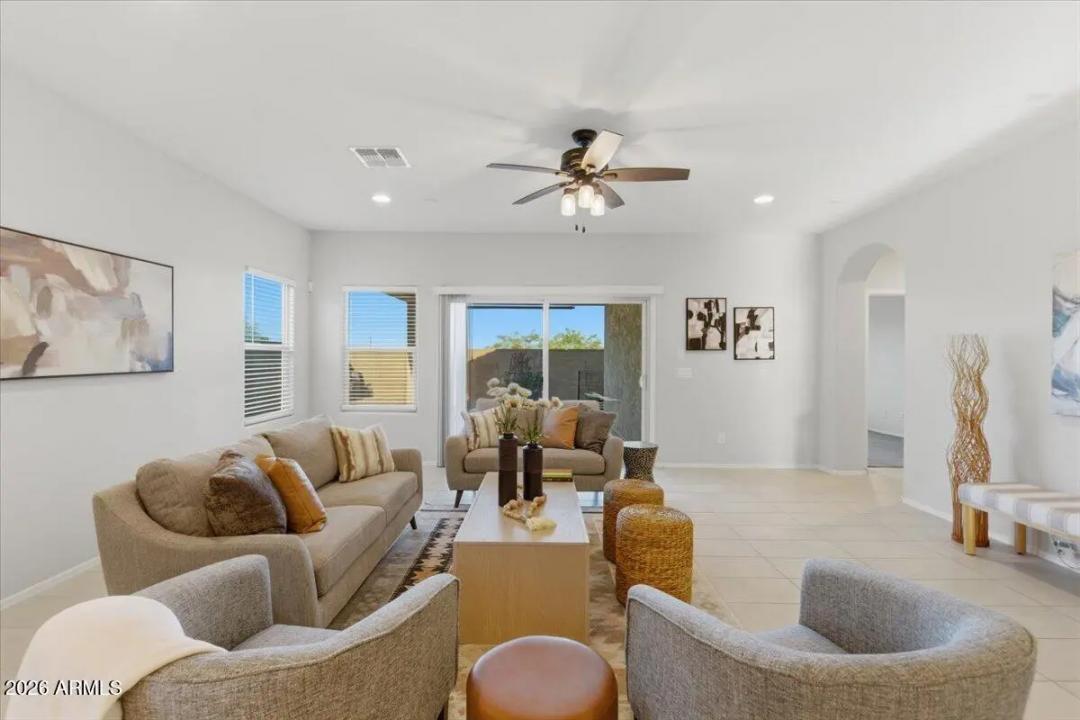 Real Estate Picture 11