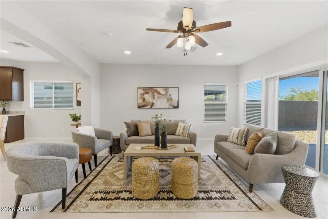 Real Estate Picture 12