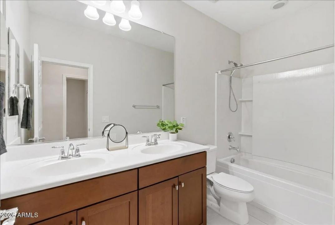 Real Estate Picture 22