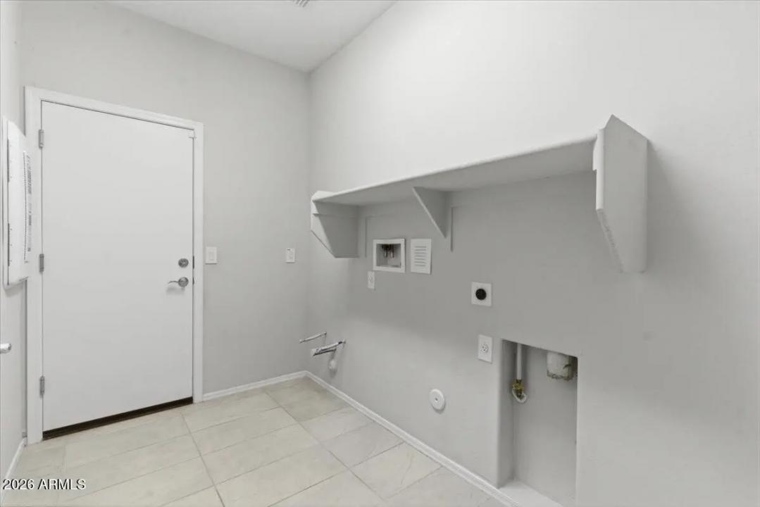 Real Estate Picture 23