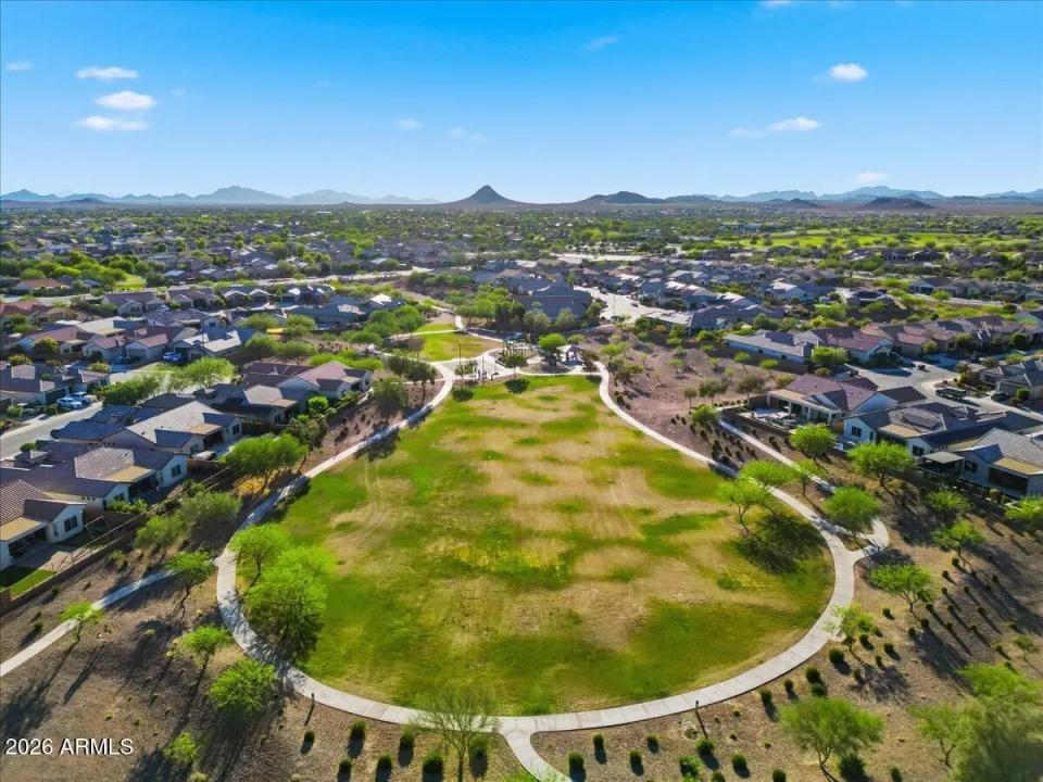 Real Estate Picture 27