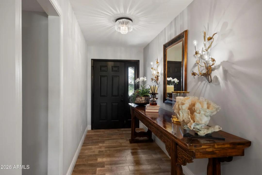 Real Estate Picture 4