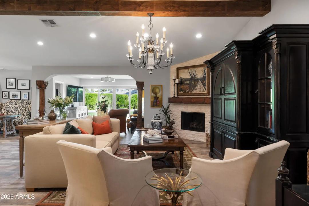 Real Estate Picture 5