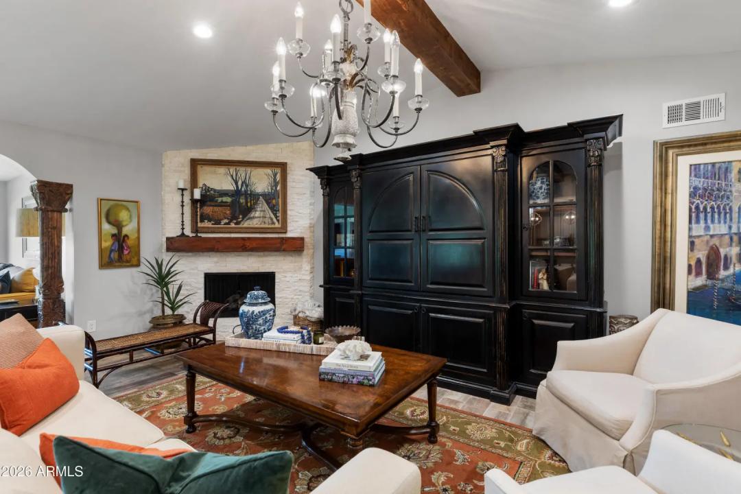 Real Estate Picture 6