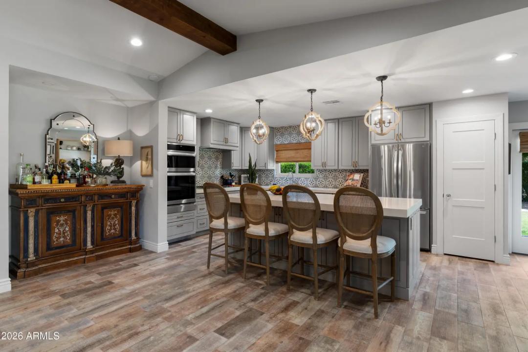 Real Estate Picture 9