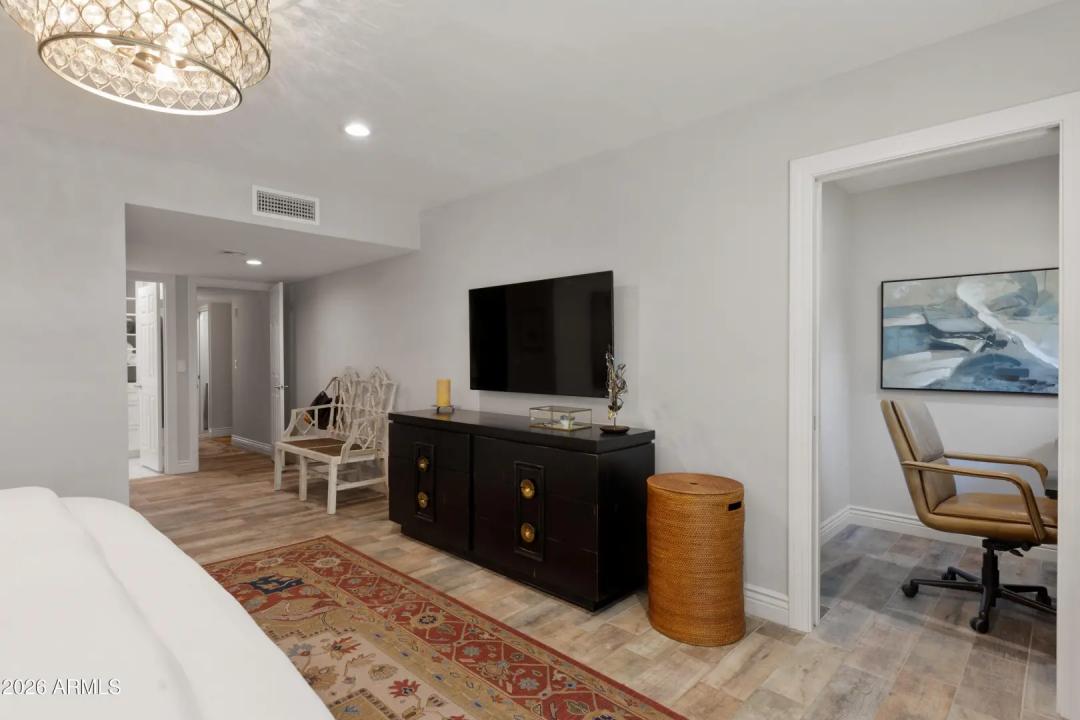 Real Estate Picture 21