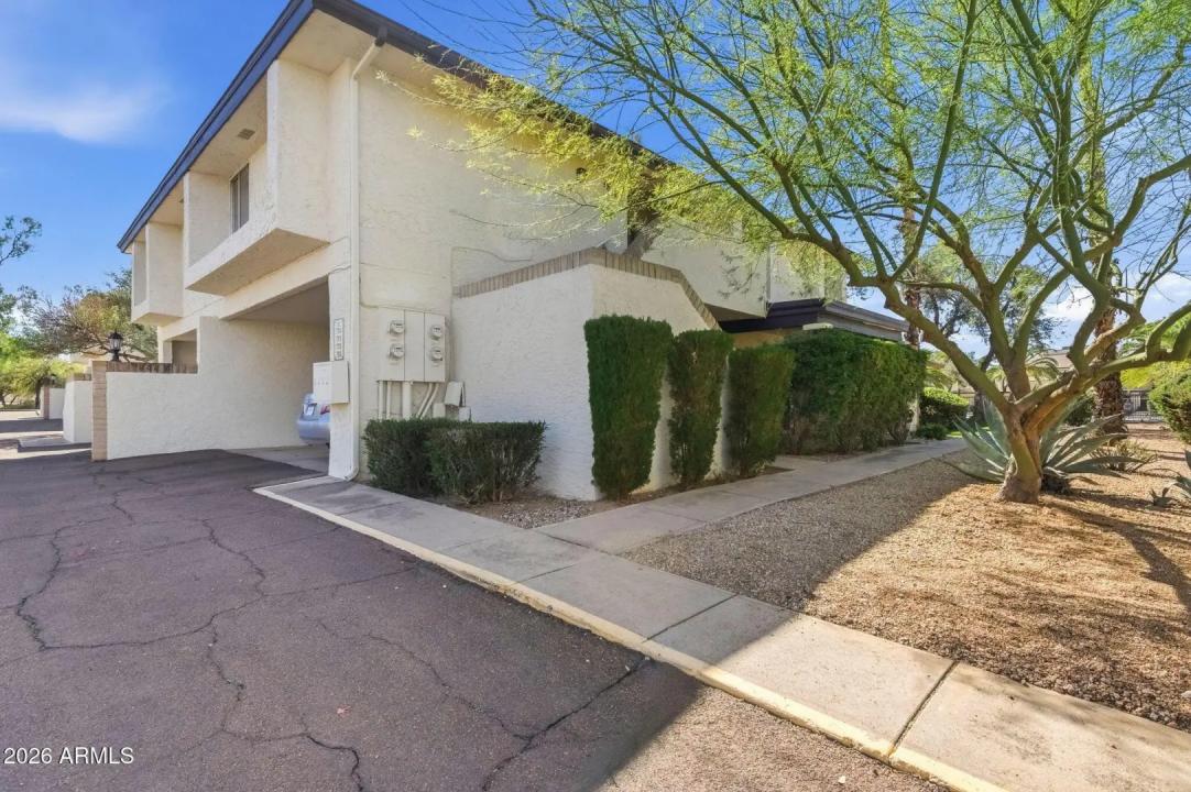 Real Estate Picture 1