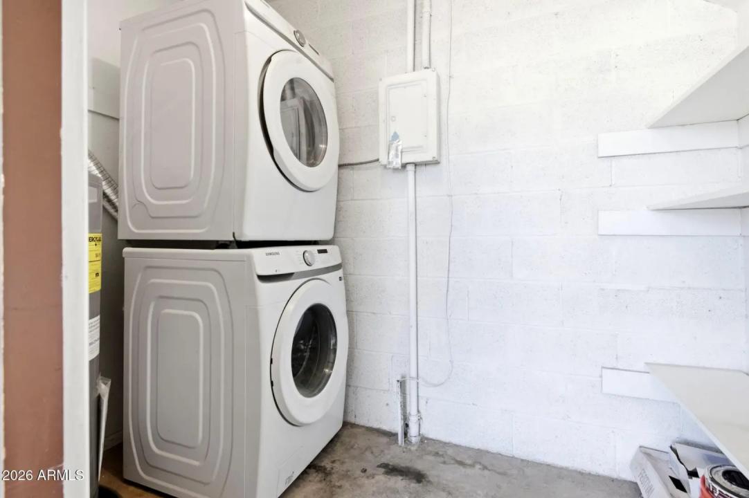 Real Estate Picture 14