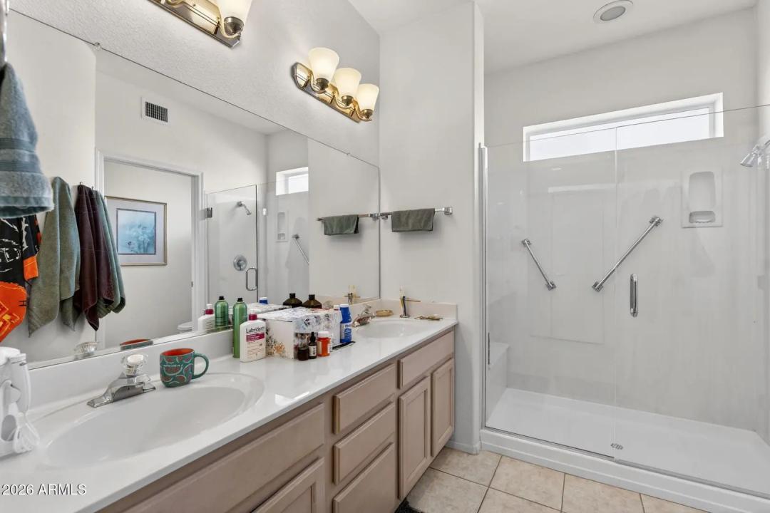 Real Estate Picture 11