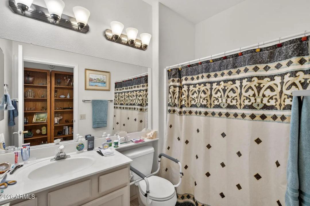 Real Estate Picture 14