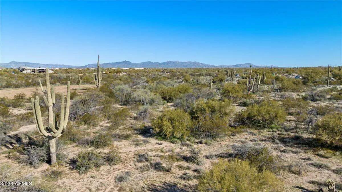 Real Estate Picture 12