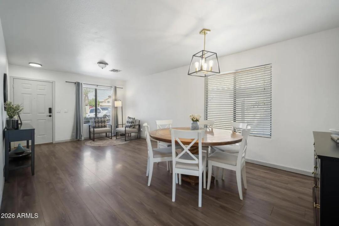 Real Estate Picture 3