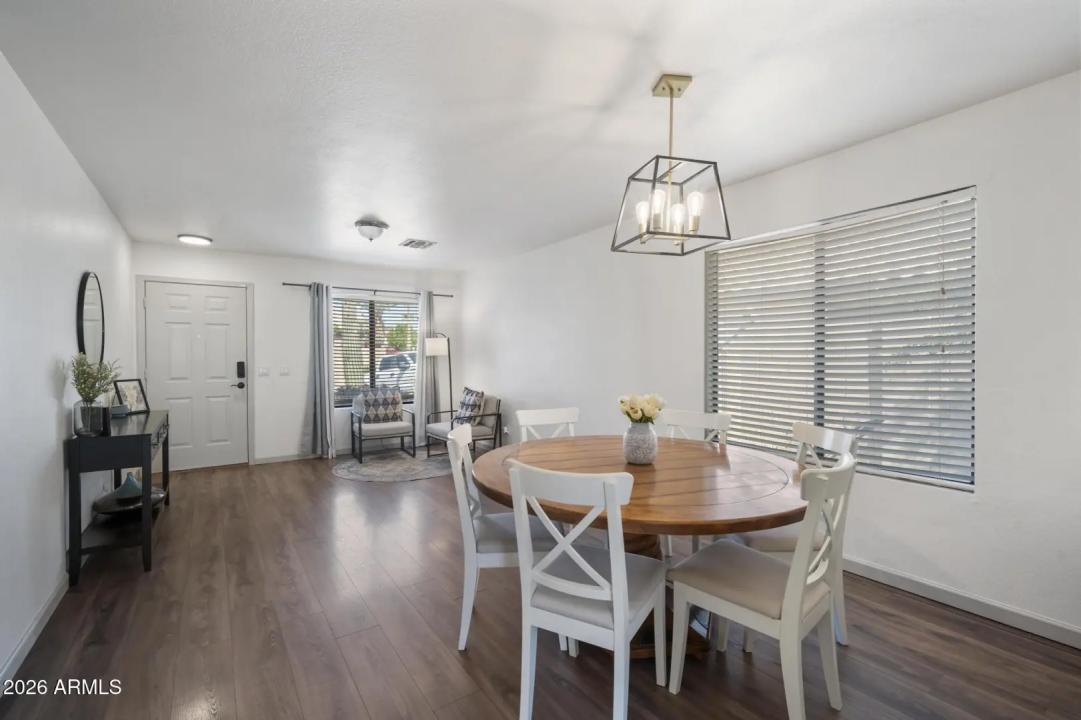 Real Estate Picture 7