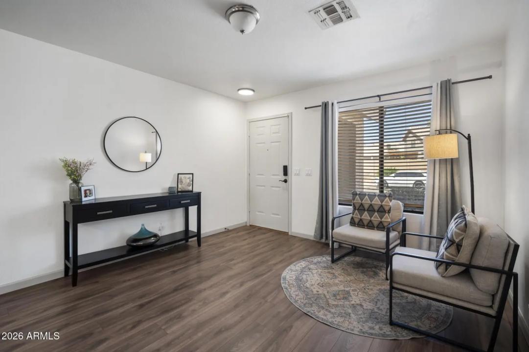 Real Estate Picture 9