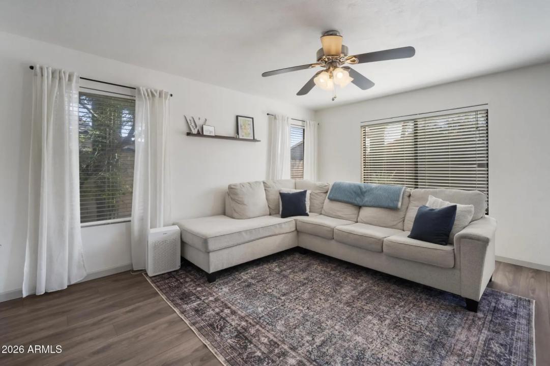 Real Estate Picture 11