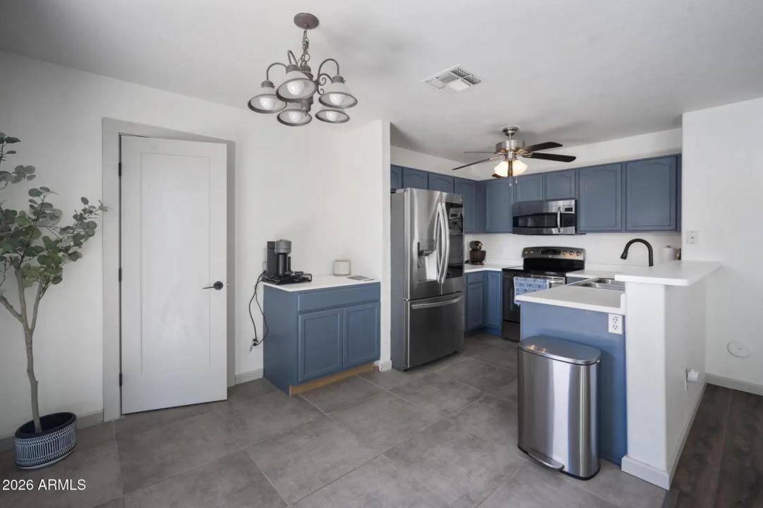 Real Estate Picture 5