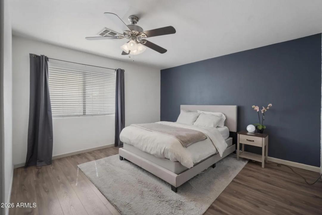 Real Estate Picture 17