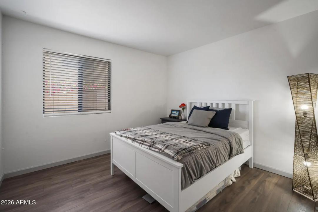 Real Estate Picture 23