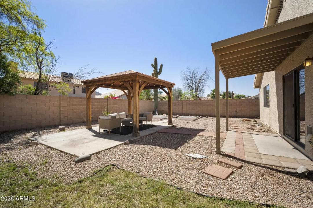 Real Estate Picture 6