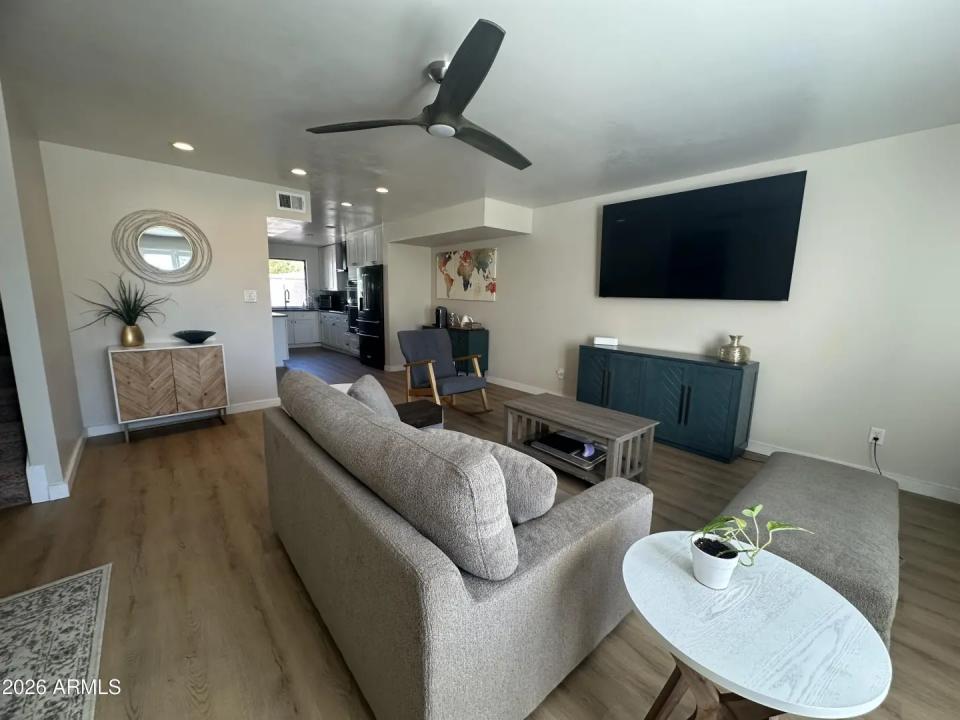 Real Estate Picture 3