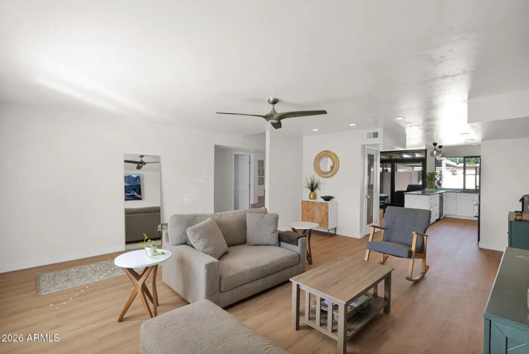 Real Estate Picture 5