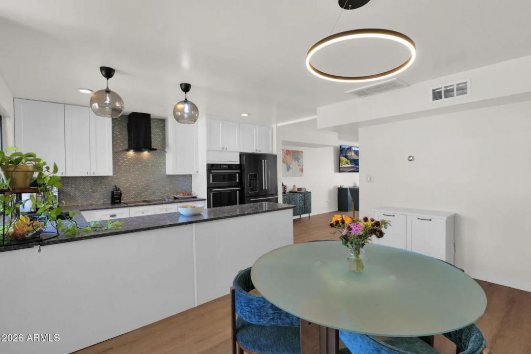 Real Estate Picture 10